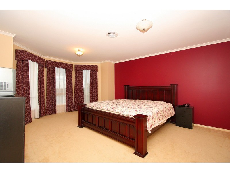 13 The Willows, Hillside VIC 3037