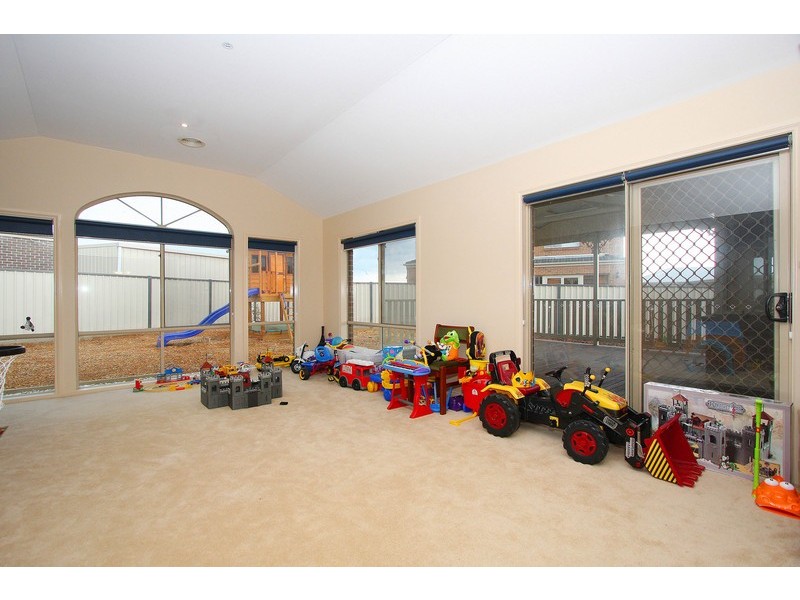 13 The Willows, Hillside VIC 3037