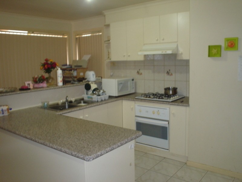 17 Ahmet Place, Hillside VIC 3037