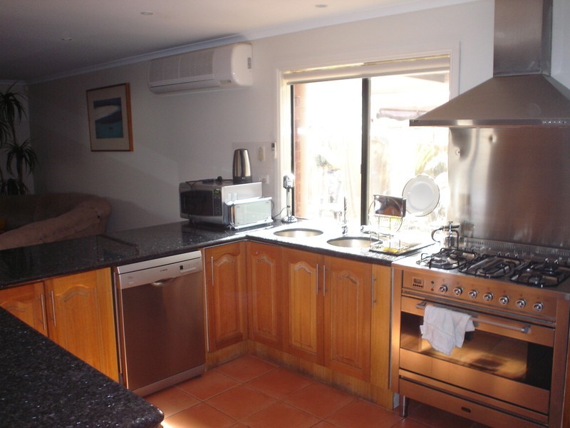 27 Grandview Crescent, Hillside VIC 3037