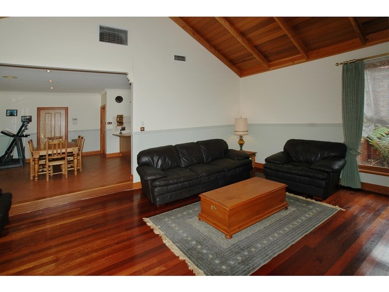 13 Royal Crescent, Hillside VIC 3037