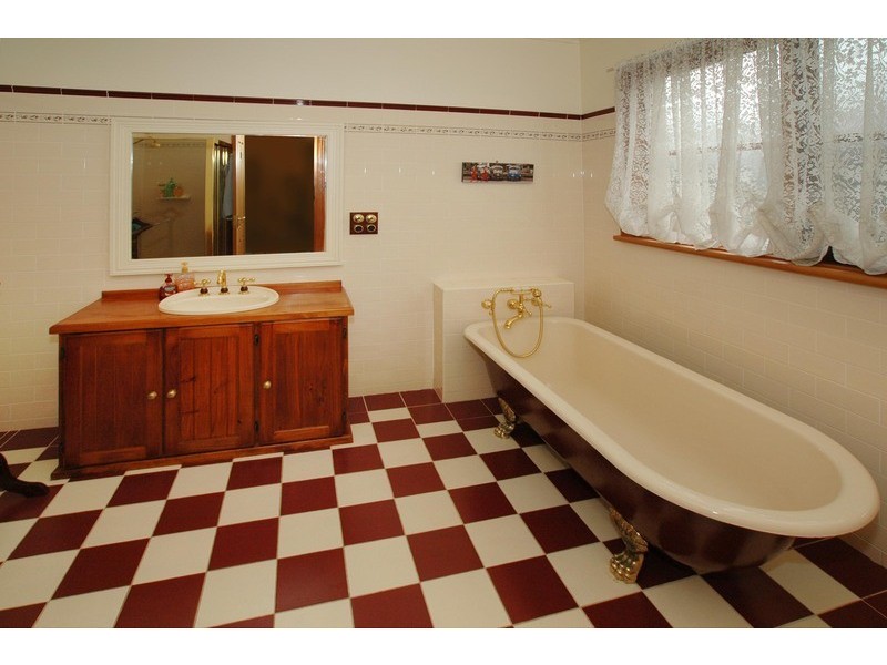 13 Royal Crescent, Hillside VIC 3037