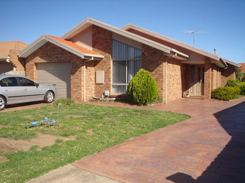 1/1 Malster Court, Keilor Downs VIC 3038