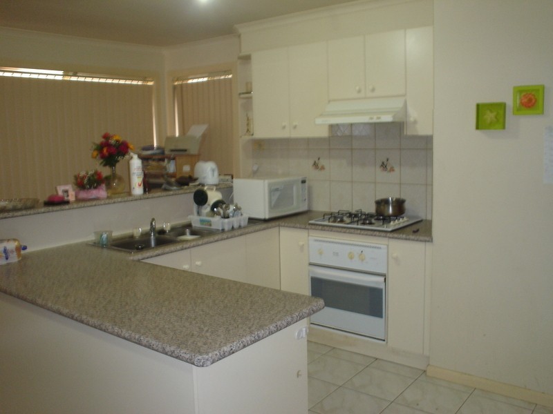 17 Ahmet Place, Hillside VIC 3037