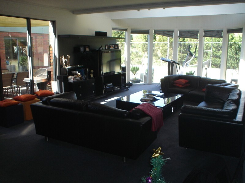 42 Petrik Drive, Keilor VIC 3036