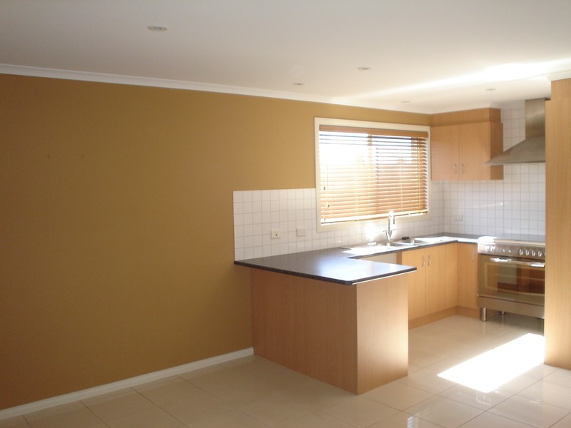 7 Medeo Court, Sydenham VIC 3037