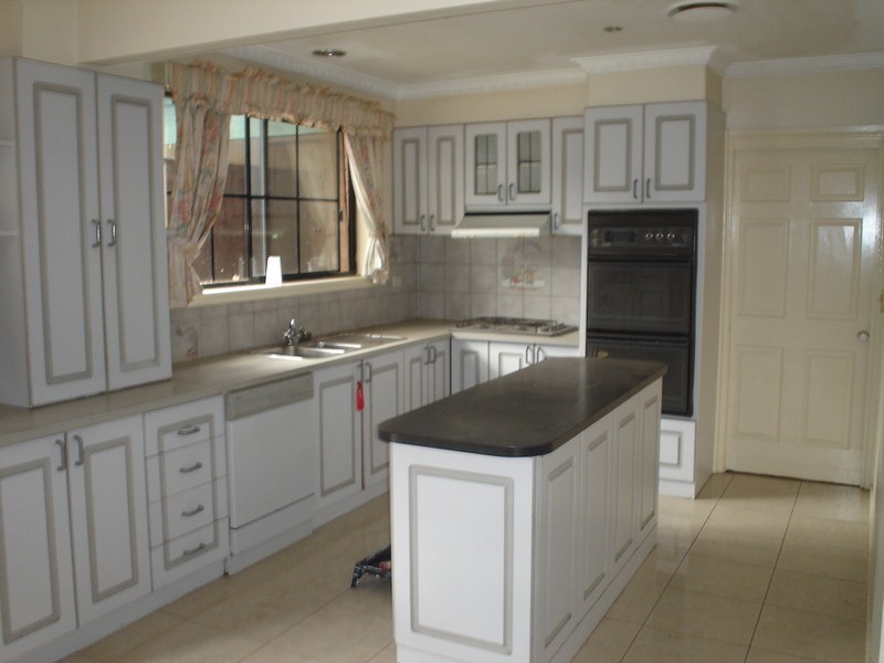 79 Chichester Drive, Taylors Lakes VIC 3038