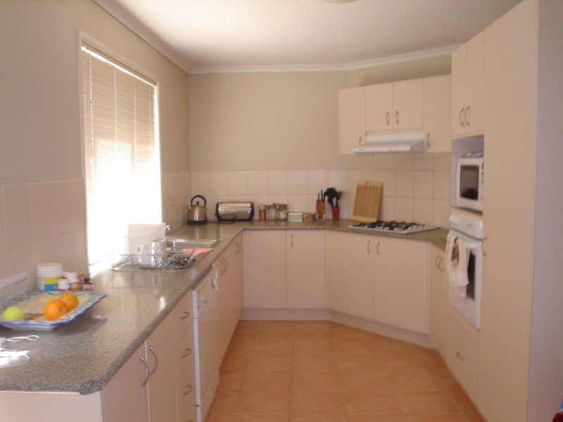 13 Berthon Crescent, Hillside VIC 3037