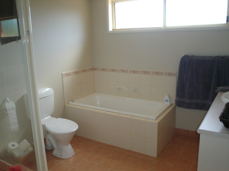 13 Berthon Crescent, Hillside VIC 3037