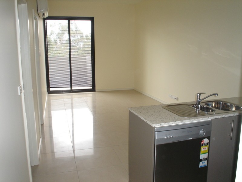 22/30 East Esplanade, St Albans VIC 3021