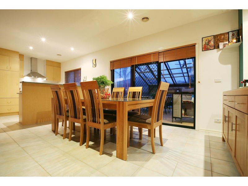 44 Tudor Rose Crescent, Sydenham VIC 3037