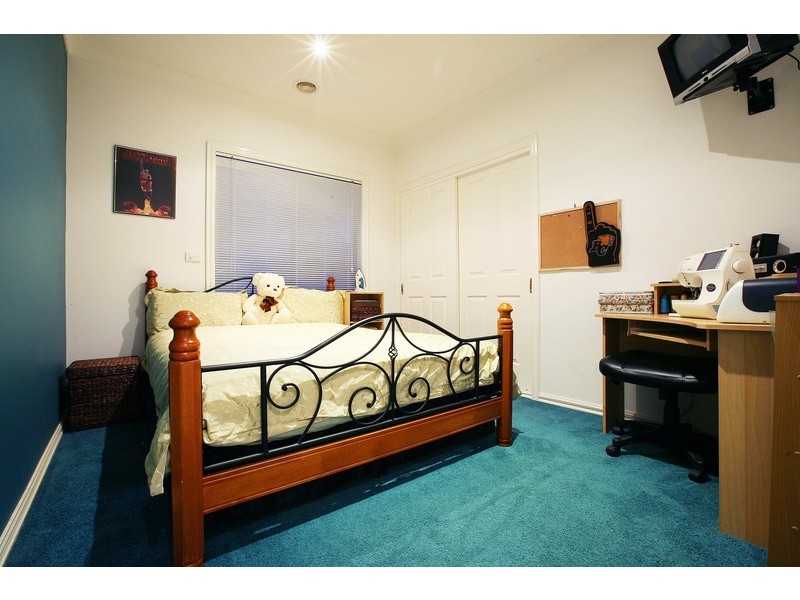 44 Tudor Rose Crescent, Sydenham VIC 3037