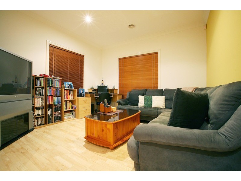 44 Tudor Rose Crescent, Sydenham VIC 3037