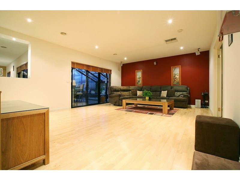 44 Tudor Rose Crescent, Sydenham VIC 3037