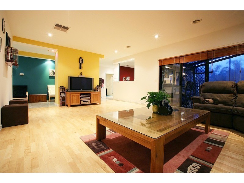 44 Tudor Rose Crescent, Sydenham VIC 3037