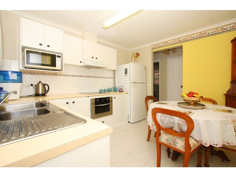 1/4 Dunraven Court, Sydenham VIC 3037