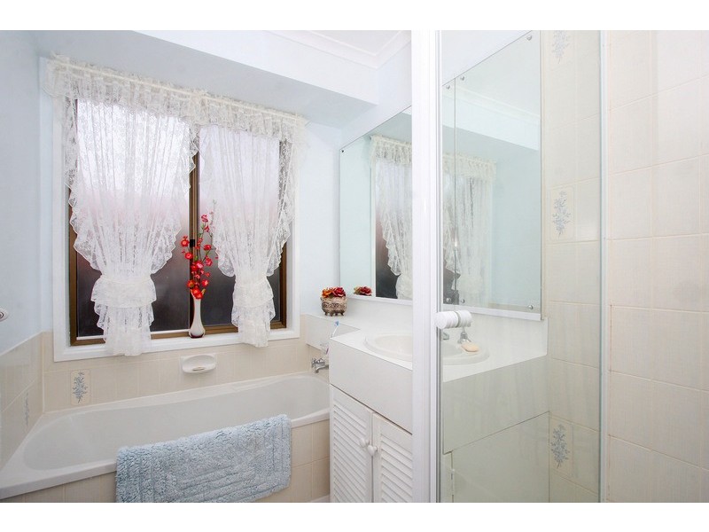 1/4 Dunraven Court, Sydenham VIC 3037