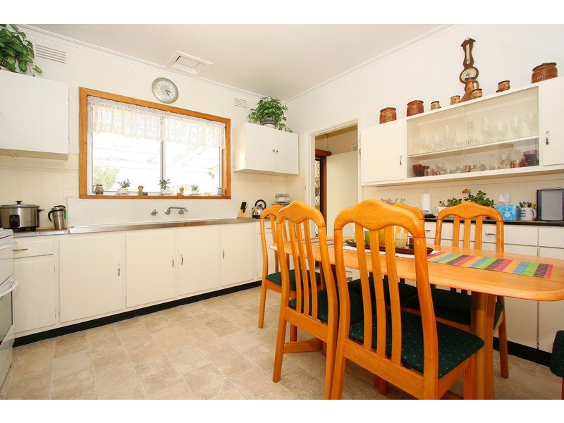 8 Cooke Avenue, Sunshine North VIC 3020