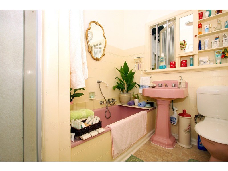 8 Cooke Avenue, Sunshine North VIC 3020