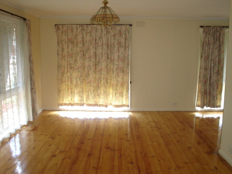 12 Leavesdon Avenue, Kealba VIC 3021