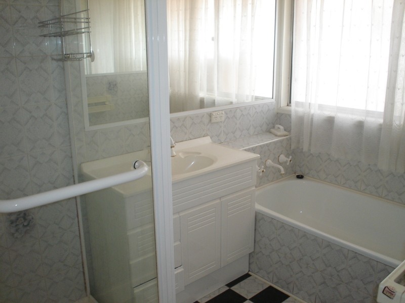 12 Leavesdon Avenue, Kealba VIC 3021