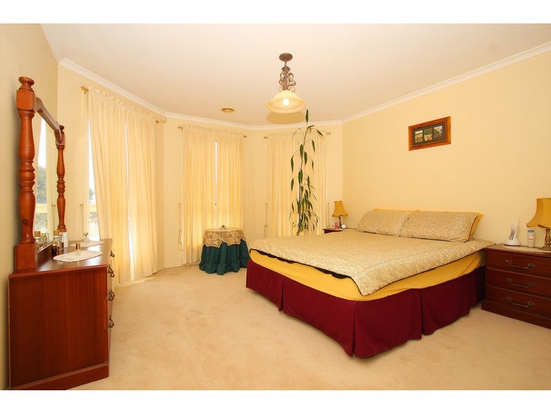 5 Mirstan Court, Hillside VIC 3037