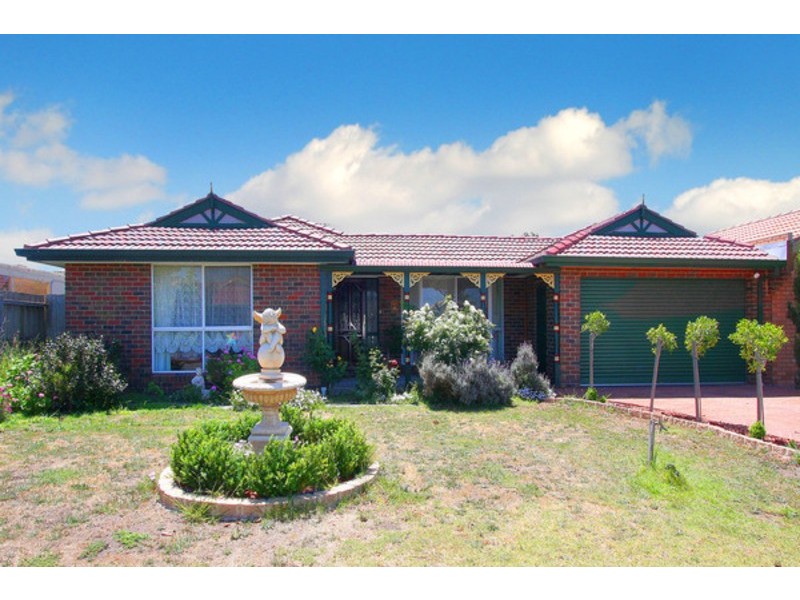 4 Landau Court, Taylors Lakes VIC 3038