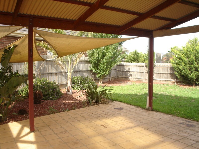 22 Thomson Way, Taylors Hill VIC 3037