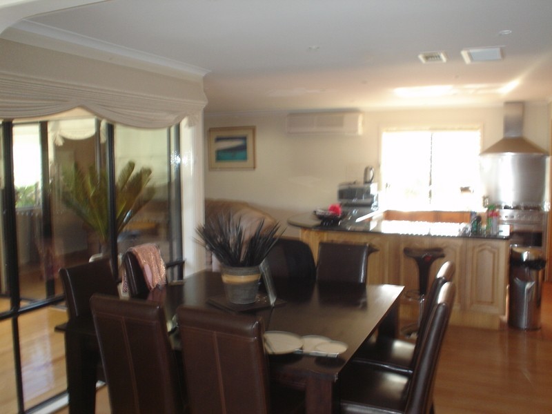 27 Grandview Crescent, Hillside VIC 3037