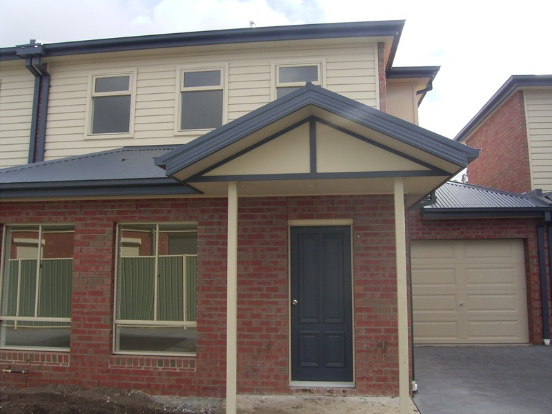 3/12 Buckingham Street, Sydenham VIC 3037