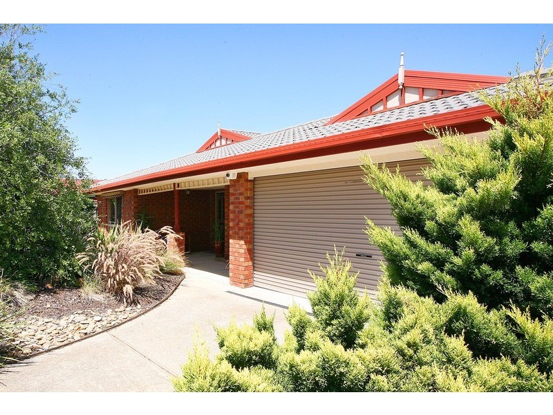 12 Tormorvey Avenue, Hillside VIC 3037