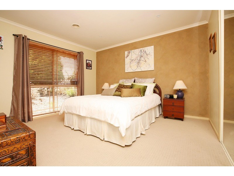 12 Tormorvey Avenue, Hillside VIC 3037