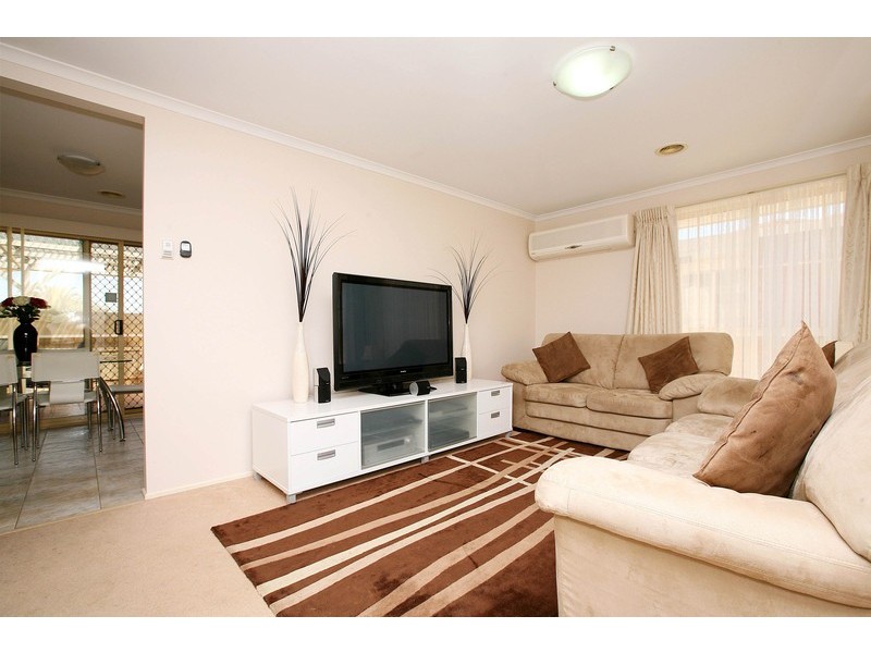 19 Meade Way, Sydenham VIC 3037