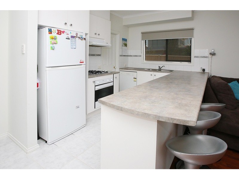 92 Jindabyne Avenue, Taylors Hill VIC 3037