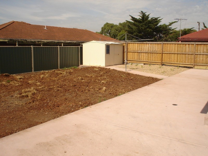 14 Leavesdon Avenue, Kealba VIC 3021