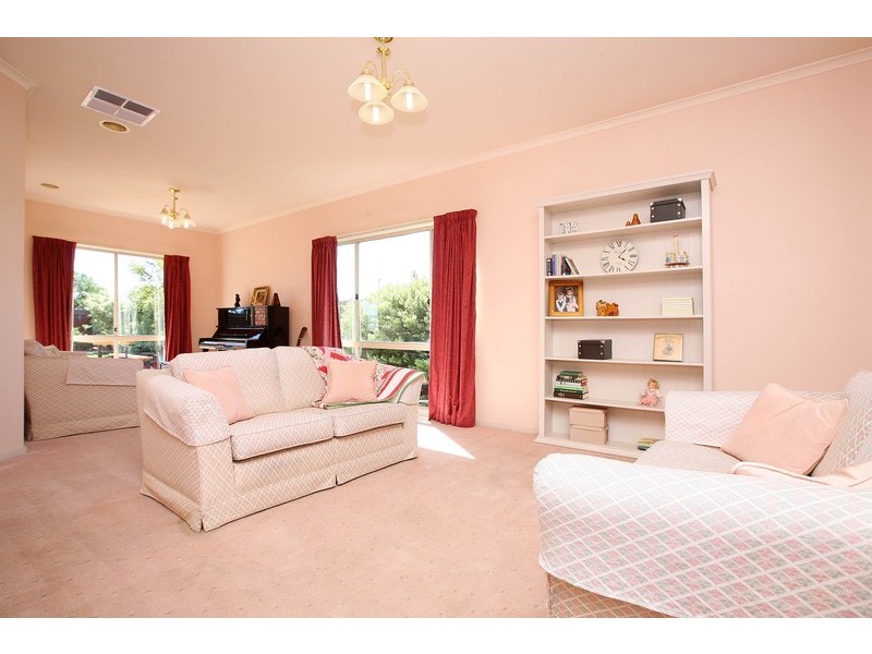 7 Thorogood Court, Taylors Lakes VIC 3038