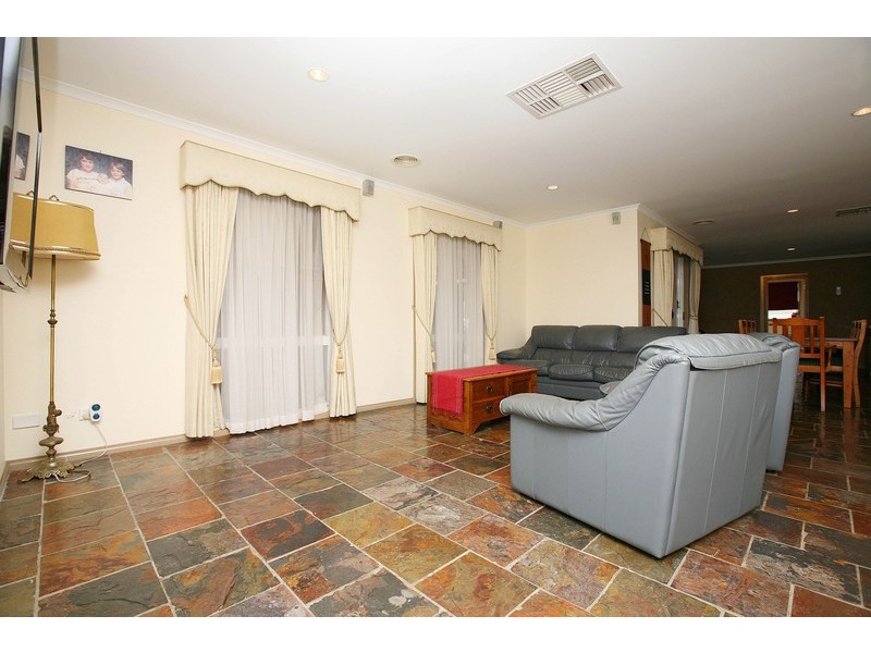 10 Venus Court, Hillside VIC 3037