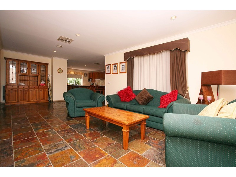 10 Venus Court, Hillside VIC 3037