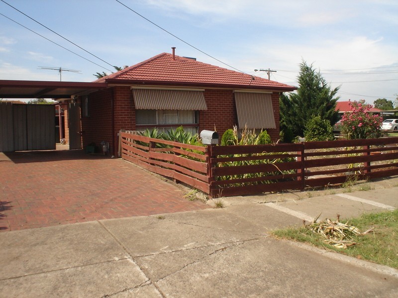 12 Leavesdon Avenue, Kealba VIC 3021
