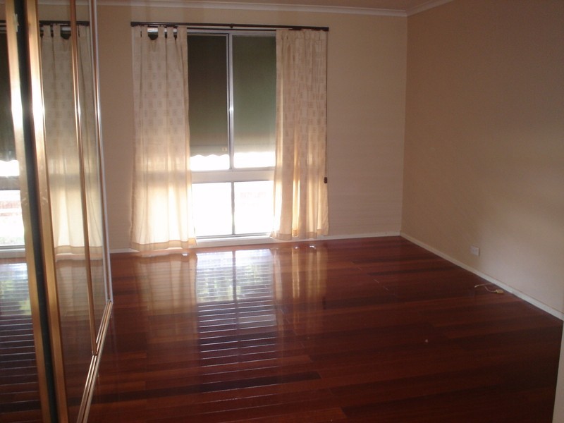 12 Leavesdon Avenue, Kealba VIC 3021