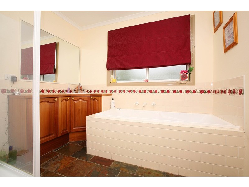 10 Venus Court, Hillside VIC 3037