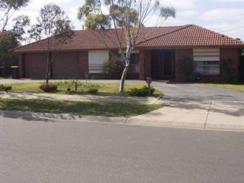6 Beaumont Court, Sydenham VIC 3037