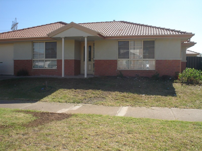21 Clematis Drive, Taylors Lakes VIC 3038