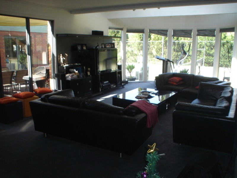 42 Petrik Drive, Keilor VIC 3036