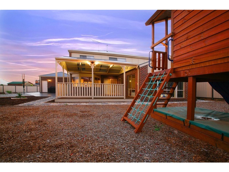 13 The Willows, Hillside VIC 3037