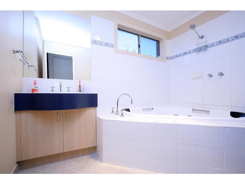 13 The Willows, Hillside VIC 3037