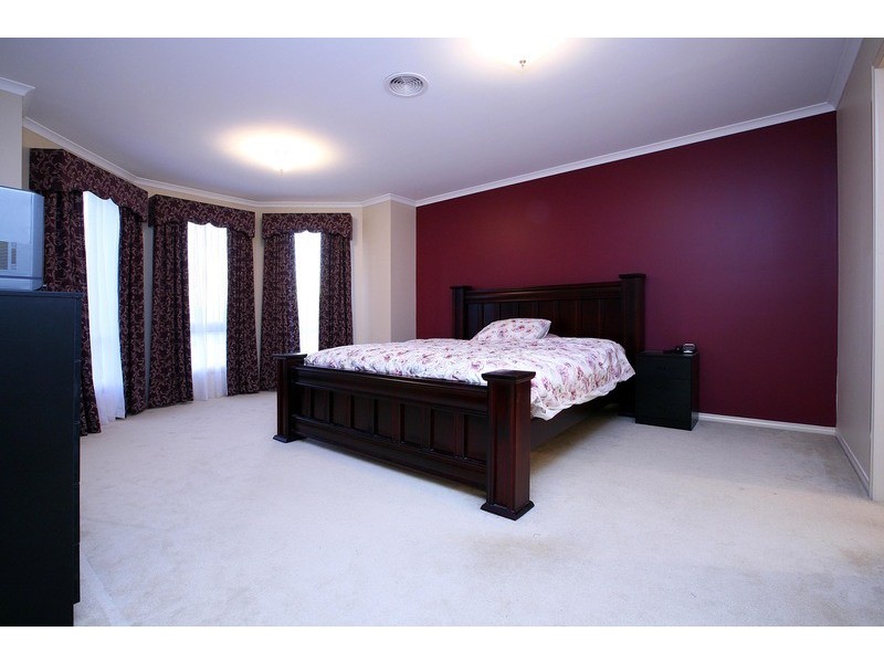 13 The Willows, Hillside VIC 3037