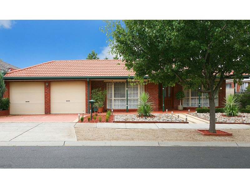 13 Hawkesbury Avenue, Hillside VIC 3037