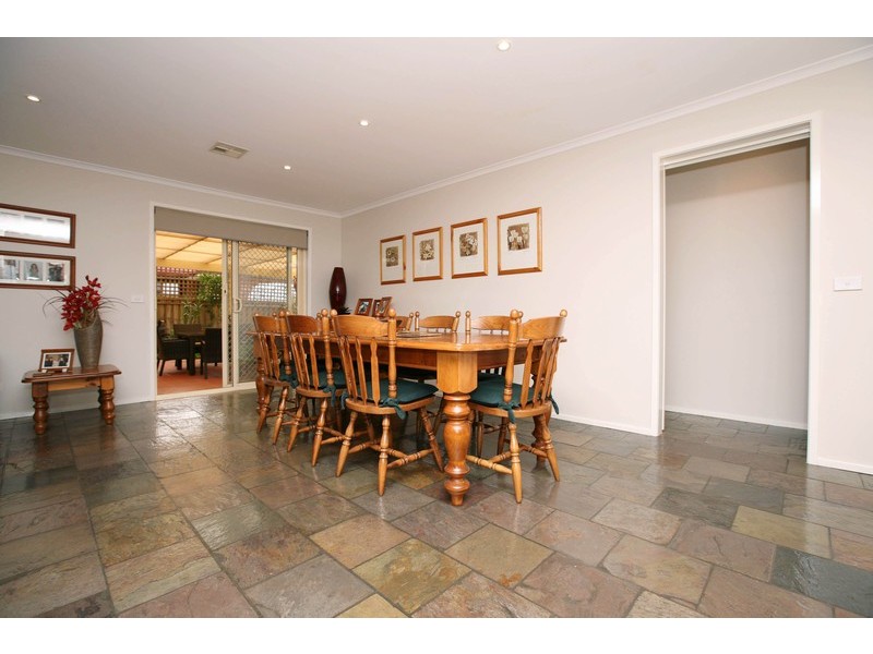 13 Hawkesbury Avenue, Hillside VIC 3037