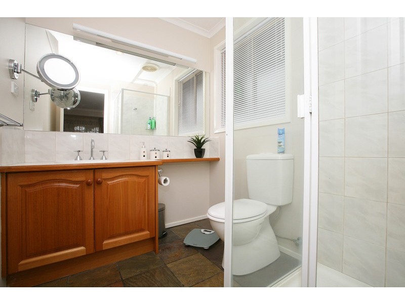 13 Hawkesbury Avenue, Hillside VIC 3037